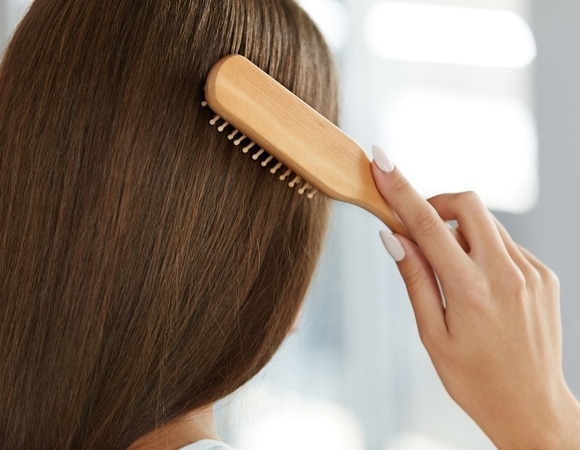 «Сломанный» кишечник и еда без витаминов: найдены скрытые причины выпадения волос