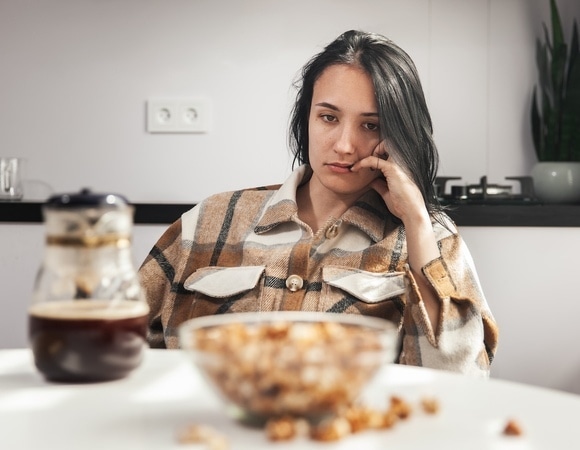 Эта привычка в питании приводит к хронической усталости, предупредил диетолог Кабанов 