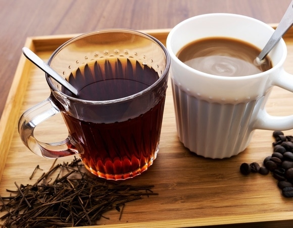 Ученые установили связь между чаем и кофе и счастливой старостью Ученые установили связь между чаем и кофе и счастливой старостью