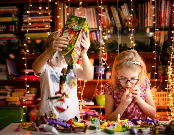 Роспотребнадзор назвал конфеты, которым не место в новогоднем наборе для детей Роспотребнадзор назвал конфеты, которым не место в новогоднем наборе для детей