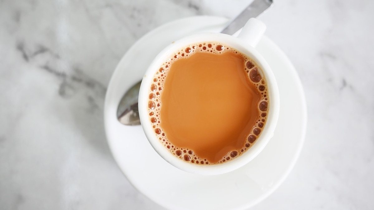 Врач объяснил, почему чай с молоком — лучший напиток для детей и взрослых 