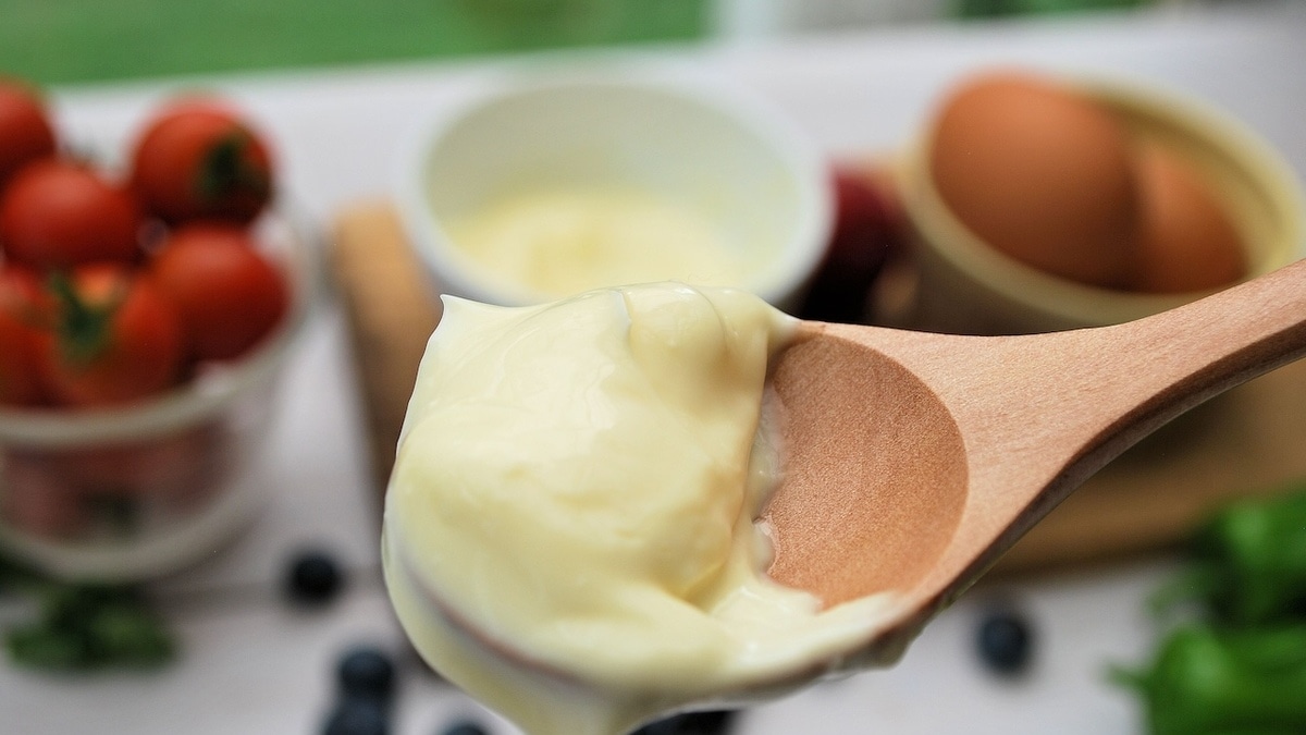 В салаты — можно: эксперт развенчала главный миф о майонезе