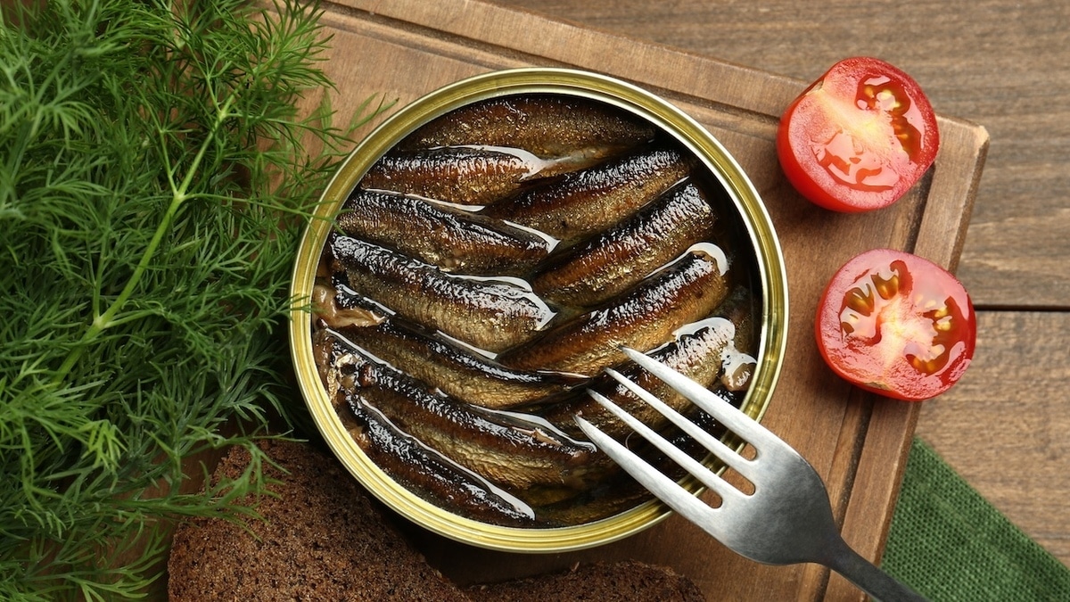 Правда ли, что шпроты содержат канцерогены? Ответ дала химик 