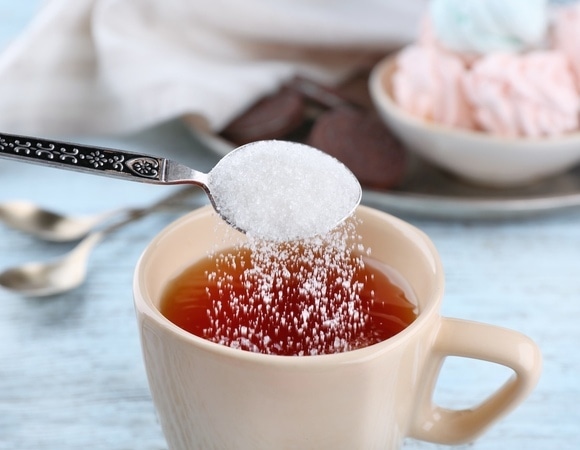 Сколько сахара можно положить в чай и кофе — ответили ученые 