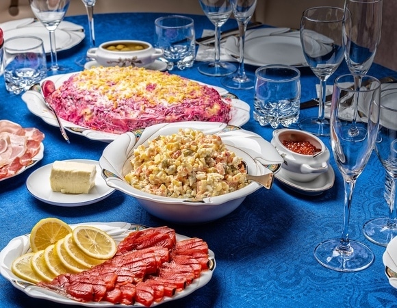 Шеф-повар назвал самый тяжелый новогодний салат — это не оливье Шеф-повар назвал самый тяжелый новогодний салат — это не оливье