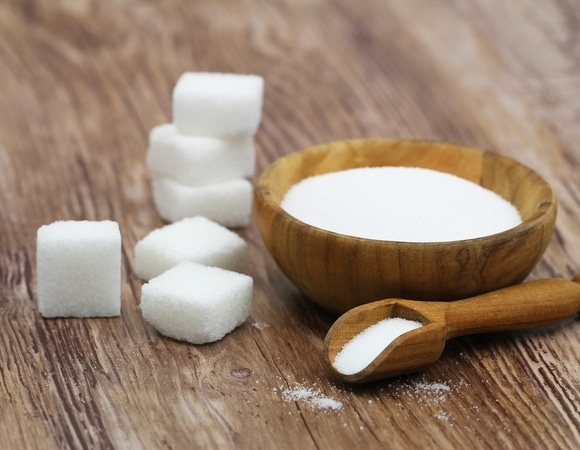 Белая смерть: эксперт выяснила, в чем вреда больше — в соли или в сахаре Белая смерть: эксперт выяснила, в чем вреда больше — в соли или в сахаре