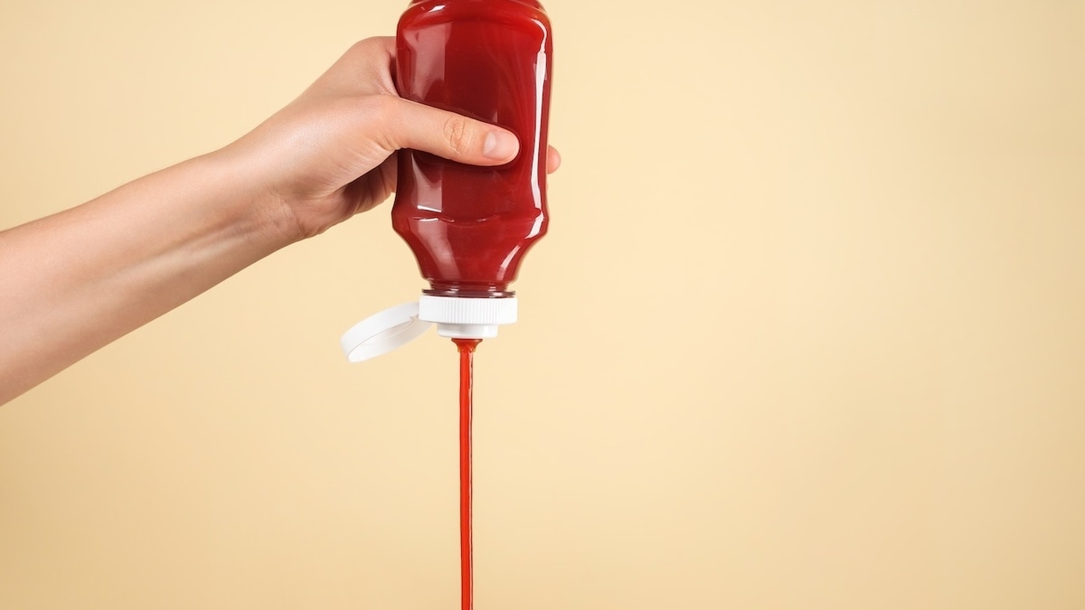 Малышева сообщила, к чему приводит постоянное употребление кетчупа