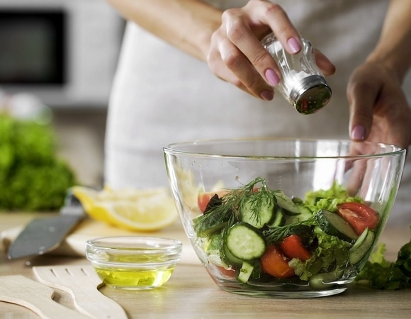 Как быстро «исправить» пересоленное блюдо — 3 лайфхака, которые вернут еде чистый вкус Как быстро «исправить» пересоленное блюдо — 3 лайфхака, которые вернут еде чистый вкус