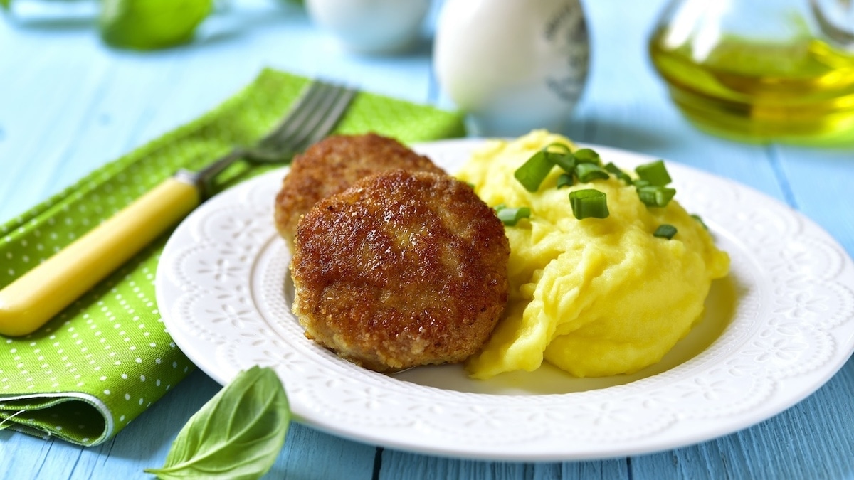 Почему котлеты разваливаются при жарке — проверьте, не допускаете ли вы эти ошибки 