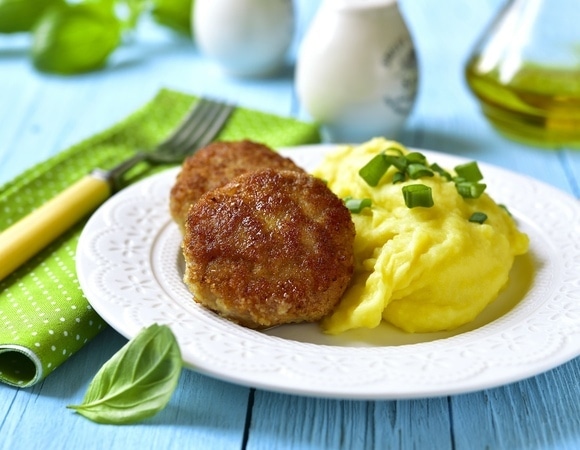 Почему котлеты разваливаются при жарке — проверьте, не допускаете ли вы эти ошибки Почему котлеты разваливаются при жарке — проверьте, не допускаете ли вы эти ошибки