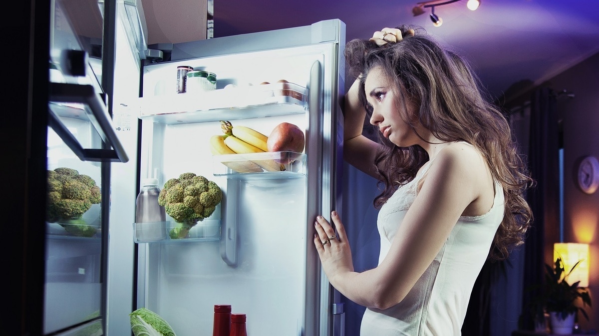 Долой бессонницу: врач перечислила лучшие и худшие продукты для сна