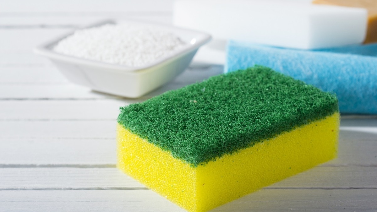 Легкий способ отмыть губку для посуды от жира и грязи — так делают все экономные хозяйки