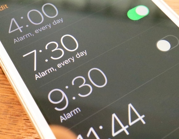 Еще 5 минуточек: врач объяснила, чем опасна привычка ставить несколько будильников