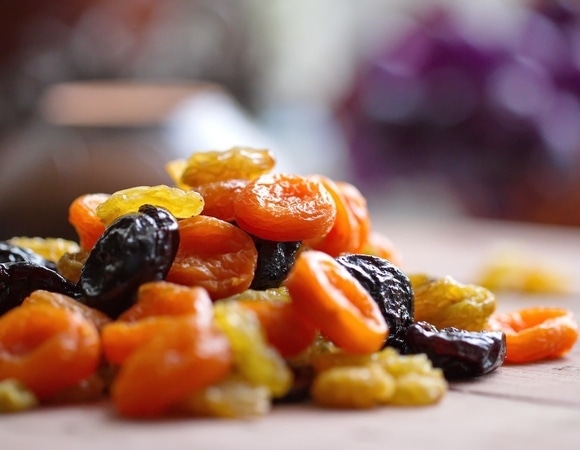 Сухофрукты обрабатывают диоксидом серы — эксперт сказал, вредно ли это для человека Сухофрукты обрабатывают диоксидом серы — эксперт сказал, вредно ли это для человека