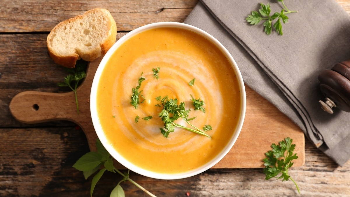Сплошные витамины: шеф-повар поделился рецептом самого полезного супа-пюре из моркови Сплошные витамины: шеф-повар поделился рецептом самого полезного супа-пюре из моркови