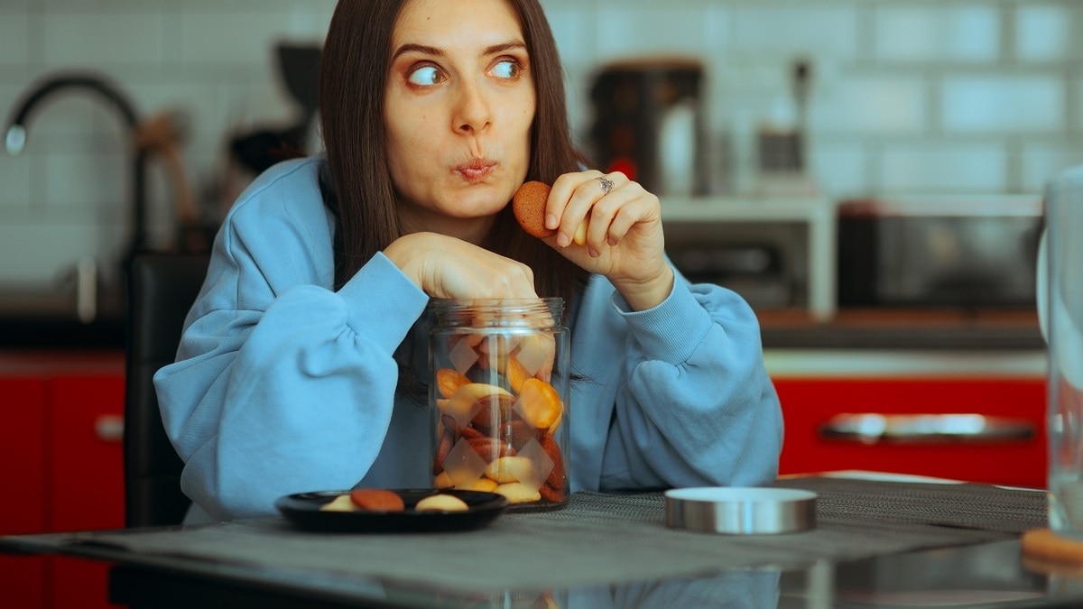 Незаметные привычки: названы неочевидные причины, почему лишний вес не уходит