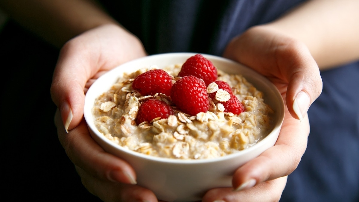 Есть свои «запреты»: стало известно, кому нельзя есть овсянку