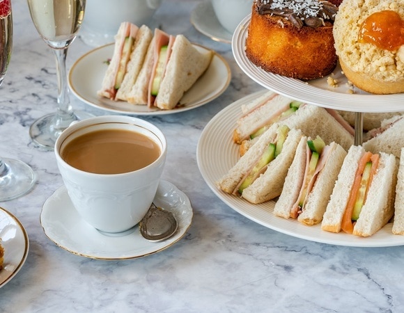 «Ничего не усвоится и прилипнет жир»: что нельзя запивать чаем и кофе «Ничего не усвоится и прилипнет жир»: что нельзя запивать чаем и кофе