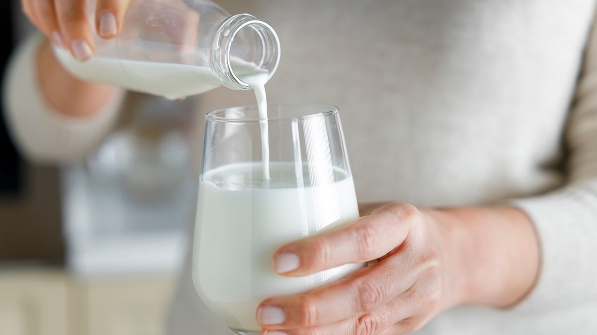 Лучше пить жирное или обезжиренное молоко? Иммунолог сказала, в каком продукте больше «смысла»