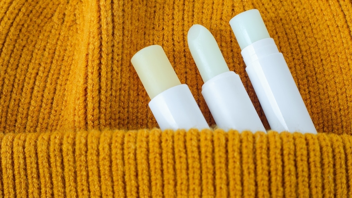 «Гигиенички» вызывают дерматит: чем тогда защищать губы от обветривания?