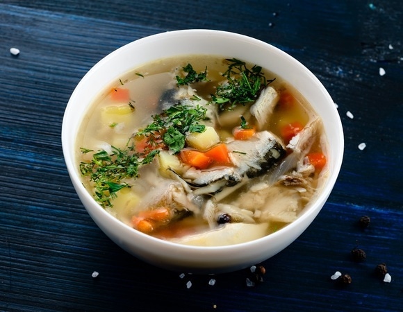 Повар поделилась секретом приготовления идеального рыбного бульона Повар поделилась секретом приготовления идеального рыбного бульона