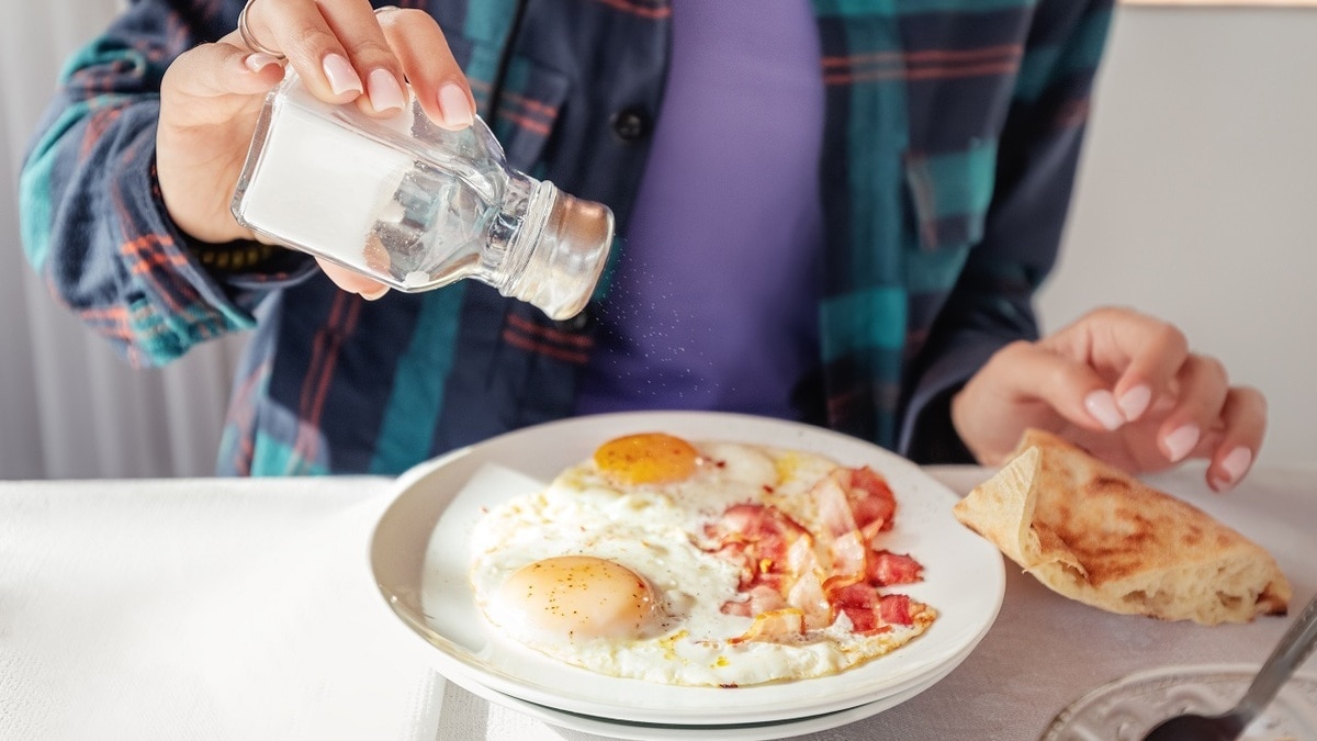 «Никаких пресных блюд!»: 4 способа есть меньше соли без потери вкуса