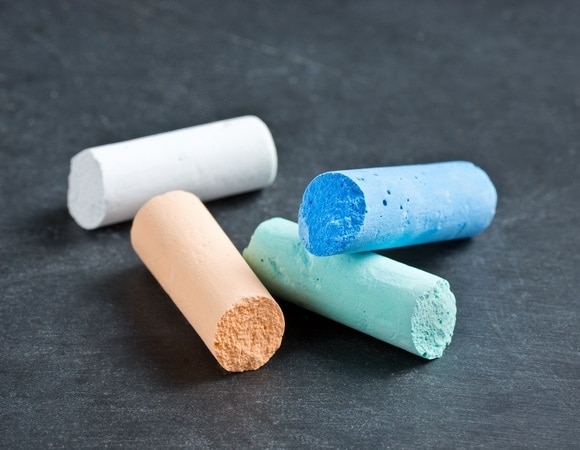 Зачем класть мел в холодильник — опытные хозяйки раскрыли секрет Зачем класть мел в холодильник — опытные хозяйки раскрыли секрет