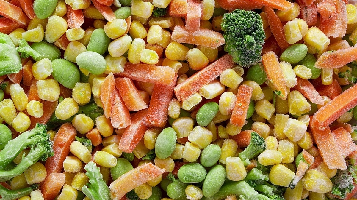 Замороженные продукты иногда полезнее свежих — врач объяснила этот парадокс