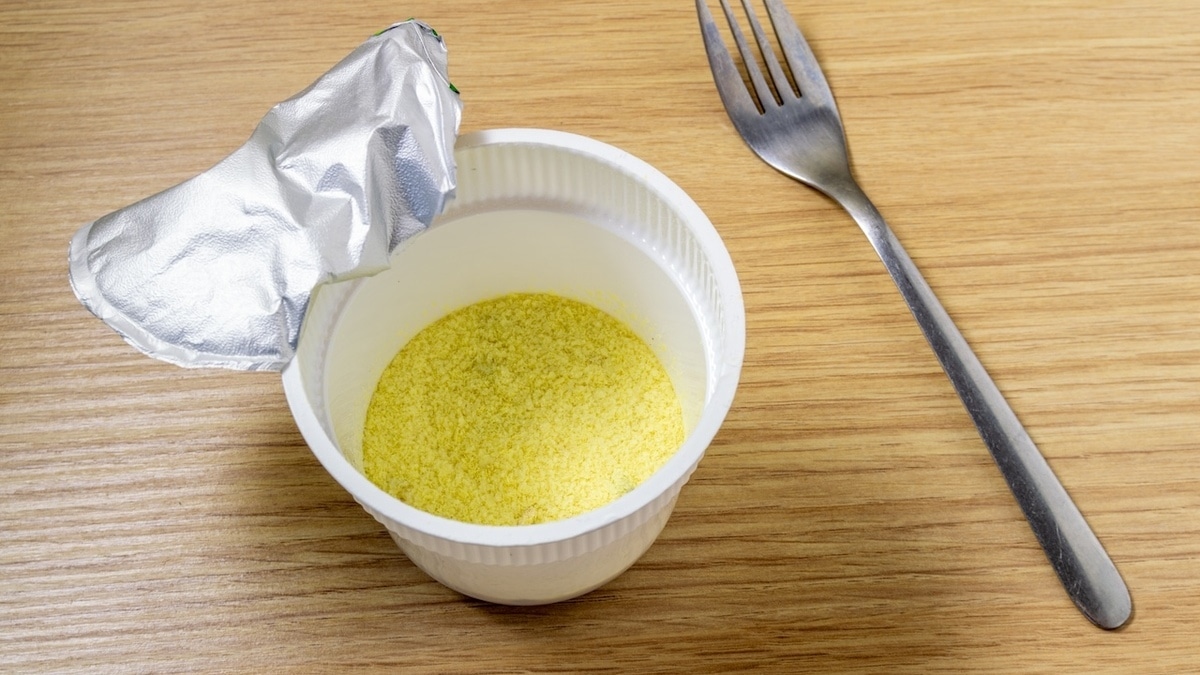 Как безопасно поесть на бегу: врач объяснила плюсы и минусы пюре быстрого приготовления