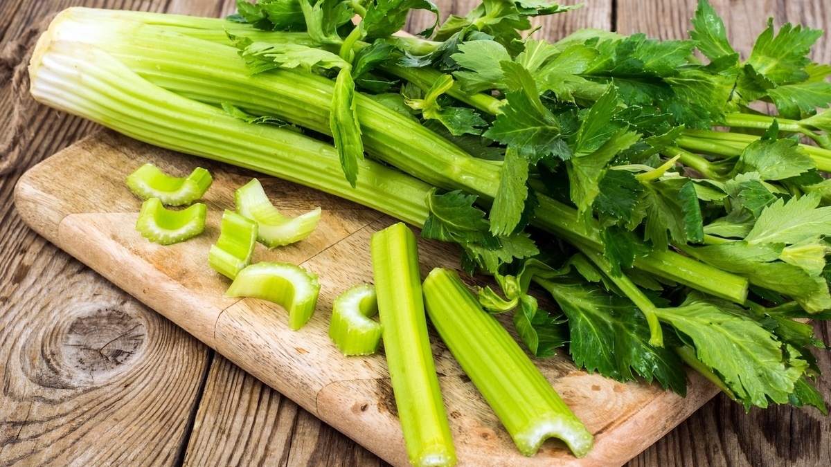 Продукт для тотального оздоровления: зачем, кому и как нужно есть сельдерей?