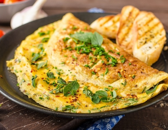 Как долго нужно готовить омлет — объяснила кулинарный эксперт Как долго нужно готовить омлет — объяснила кулинарный эксперт