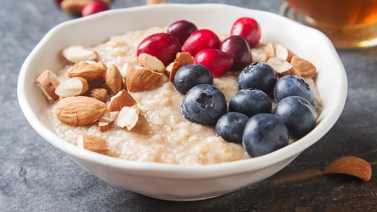 Что будет, если каждое утро начинать с овсянки: диетолог рассказала не только о «плюсах»