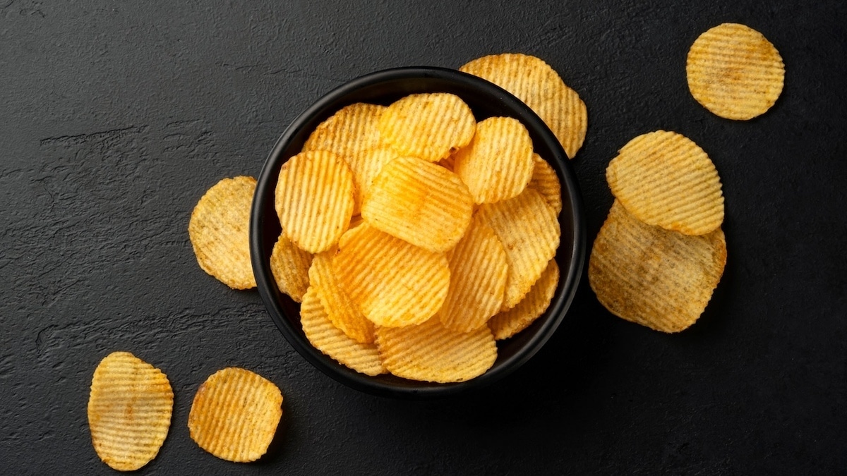 Диетолог Соломатина объяснила, как правильно есть чипсы: они станут менее вредными Диетолог Соломатина объяснила, как правильно есть чипсы: они станут менее вредными