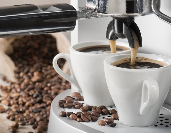Кофе «крадет» кальций: вот сколько чашек можно выпить без вреда для костей и зубов Кофе «крадет» кальций: вот сколько чашек можно выпить без вреда для костей и зубов