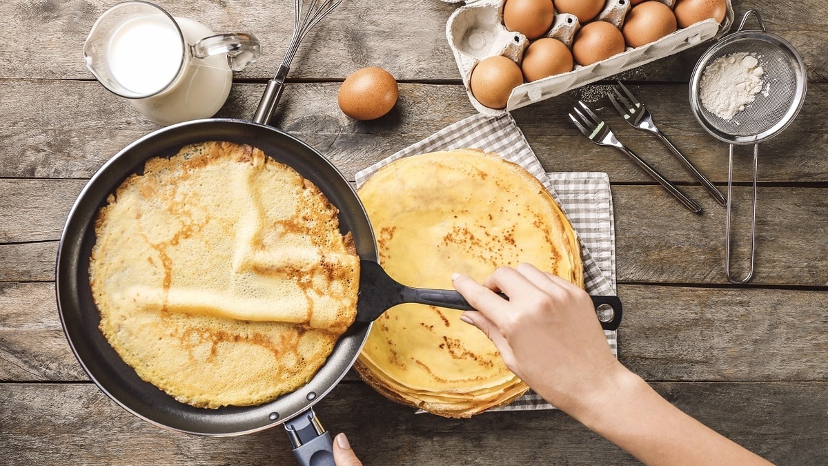 Как приготовить тонкие блины — повар назвала 2 секретных ингредиента