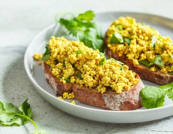 Вкусно — не значит калорийно: диетологи назвали 3 необычных завтрака для худеющих 