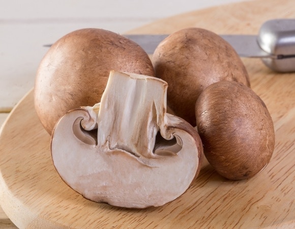 Мыть или не мыть? Эксперты выяснили, нужно ли чистить шампиньоны Мыть или не мыть? Эксперты выяснили, нужно ли чистить шампиньоны