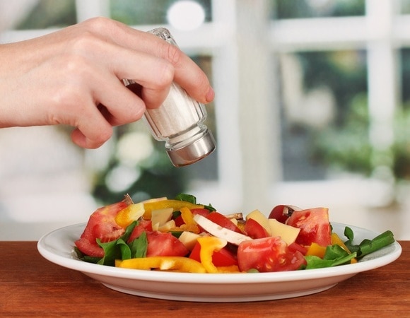 Эндокринолог Павлова призвала срочно убрать солонку со стола — вот почему Эндокринолог Павлова призвала срочно убрать солонку со стола — вот почему