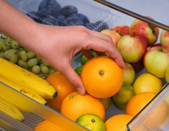 Гниют, теряют вкус: какие фрукты нельзя хранить в холодильнике, а какие — без него Гниют, теряют вкус: какие фрукты нельзя хранить в холодильнике, а какие — без него