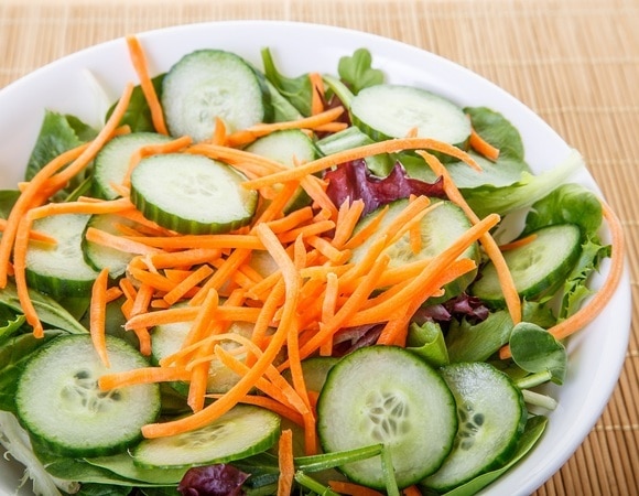 Находка для худеющих: эксперты поделились рецептом салата, который можно даже на ночь