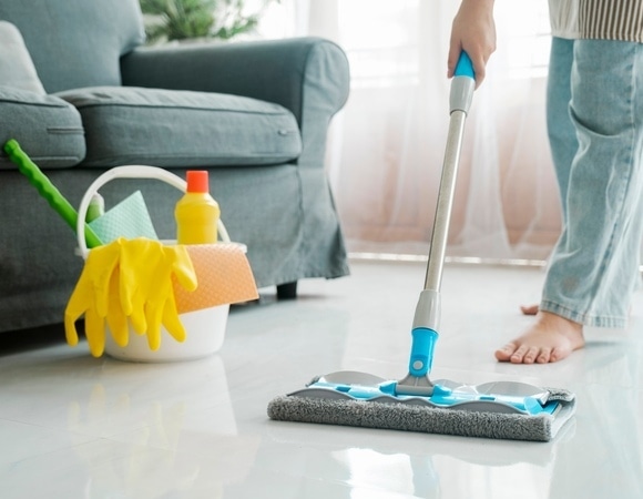 Как вымыть пол до блеска и без разводов — секретный способ опытных хозяек Как вымыть пол до блеска и без разводов — секретный способ опытных хозяек