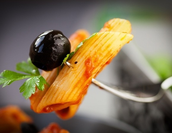 Вред есть, но не из-за крахмала: врач опровергла популярный миф о разогретых макаронах Вред есть, но не из-за крахмала: врач опровергла популярный миф о разогретых макаронах