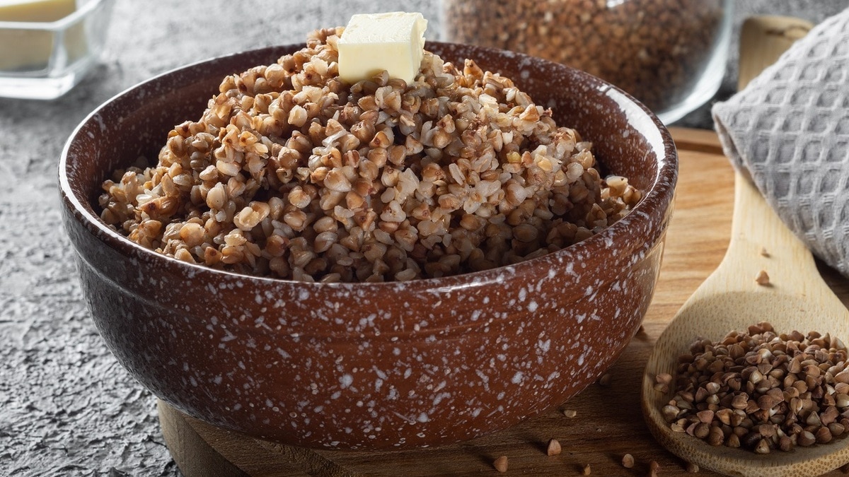 «Портите и вкус, и текстуру»: повар назвала основные ошибки при варке гречки