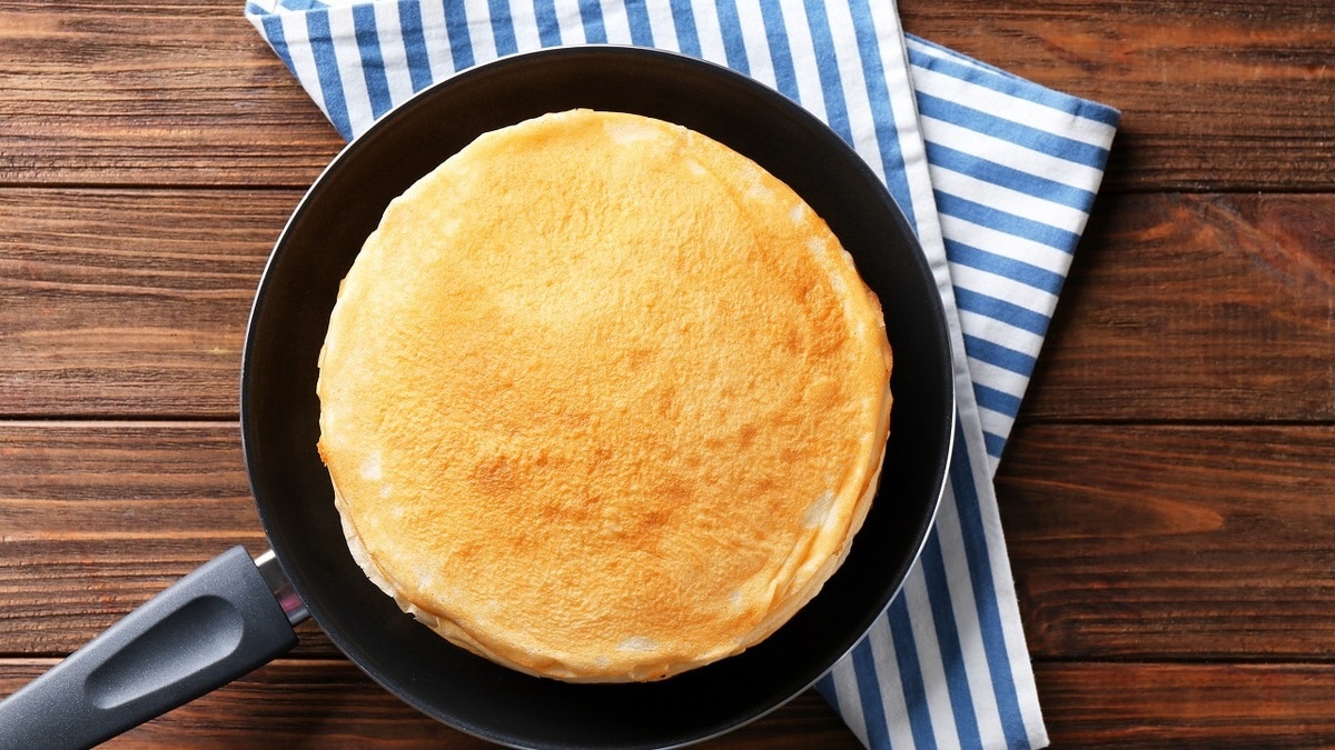 «Поберегите организм»: врач объяснила, почему нельзя есть горячие блины