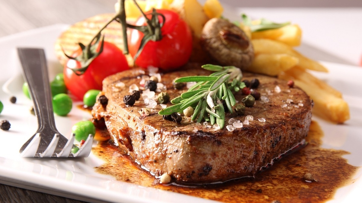 Диетолог Соломатина сказала, как часто можно есть красное мясо, чтобы не было рака