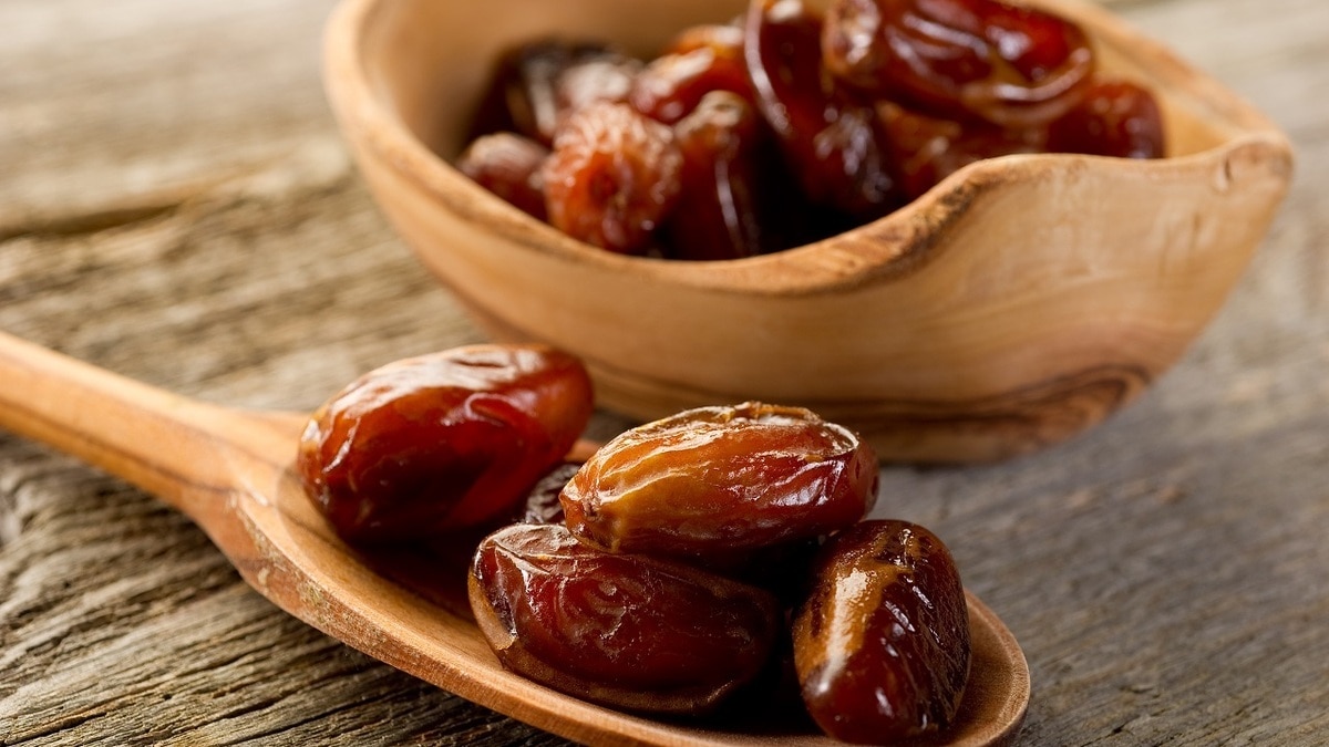 Суперфуд не для всех: стало известно, кому нельзя есть финики