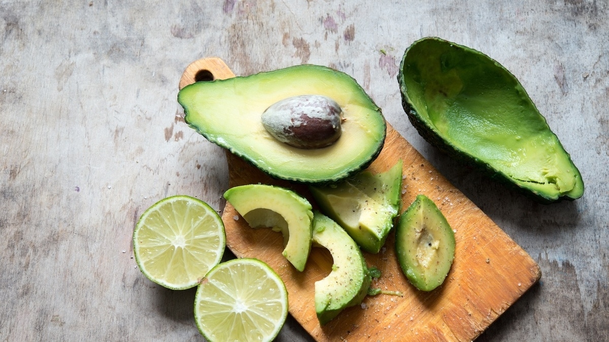 Почему нельзя есть потемневшее авокадо? Найден способ сохранить пользу плода Почему нельзя есть потемневшее авокадо? Найден способ сохранить пользу плода