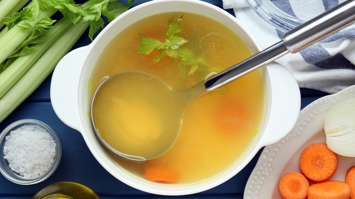 Как сварить насыщенный бульон — 3 необычных совета от шеф-повара Сергея Рахманина 