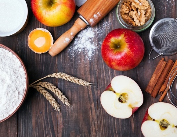 Как приготовить пышный пирог с яблоками на кефирном тесте — простой и быстрый рецепт Как приготовить пышный пирог с яблоками на кефирном тесте — простой и быстрый рецепт