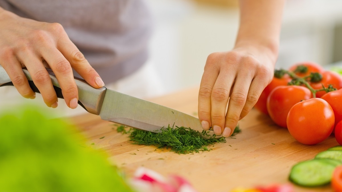 Елена Малышева назвала популярный в России салат лучшим для здоровья Елена Малышева назвала популярный в России салат лучшим для здоровья